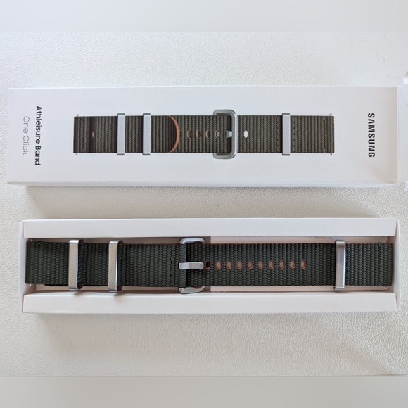 NEW Galaxy Watch7 Athleisure Band, S/M, Green - Picture 2 of 4